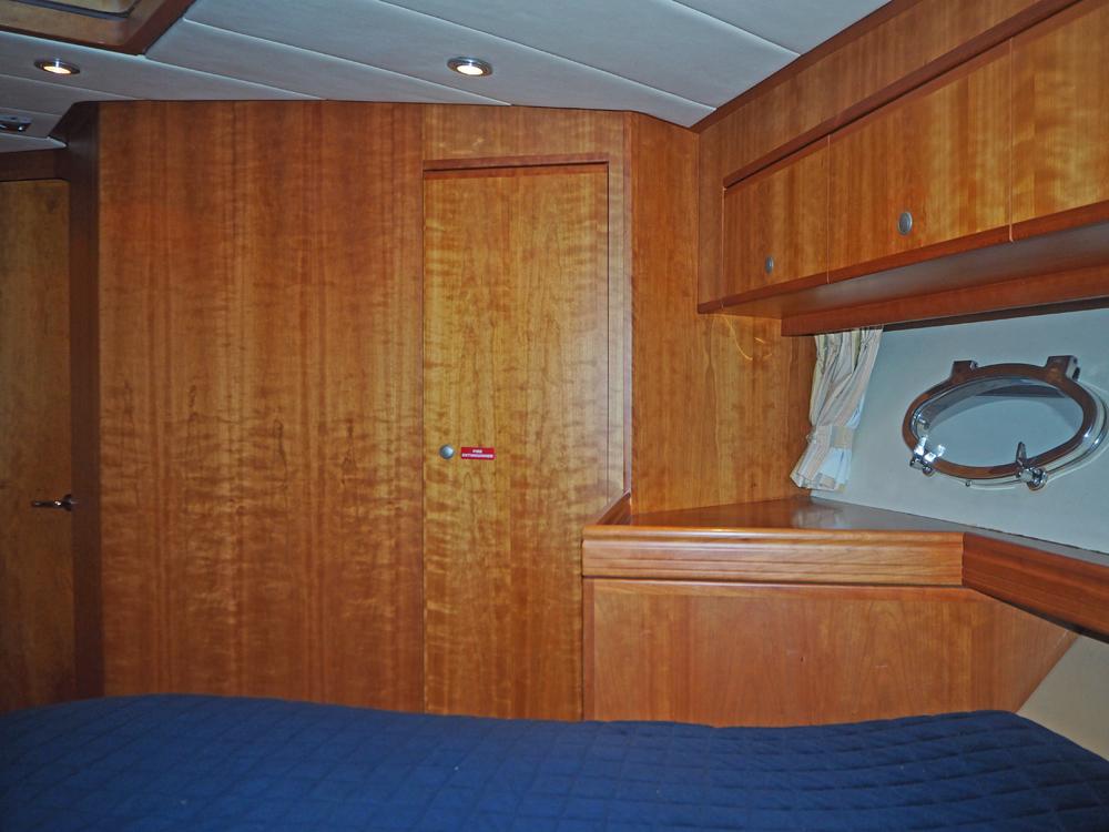 Cabin en avant, H&eacute;bergements